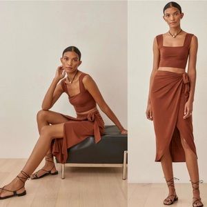 Reformation jersey wrap skirt // brown S